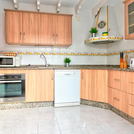 Laurel House Villa *